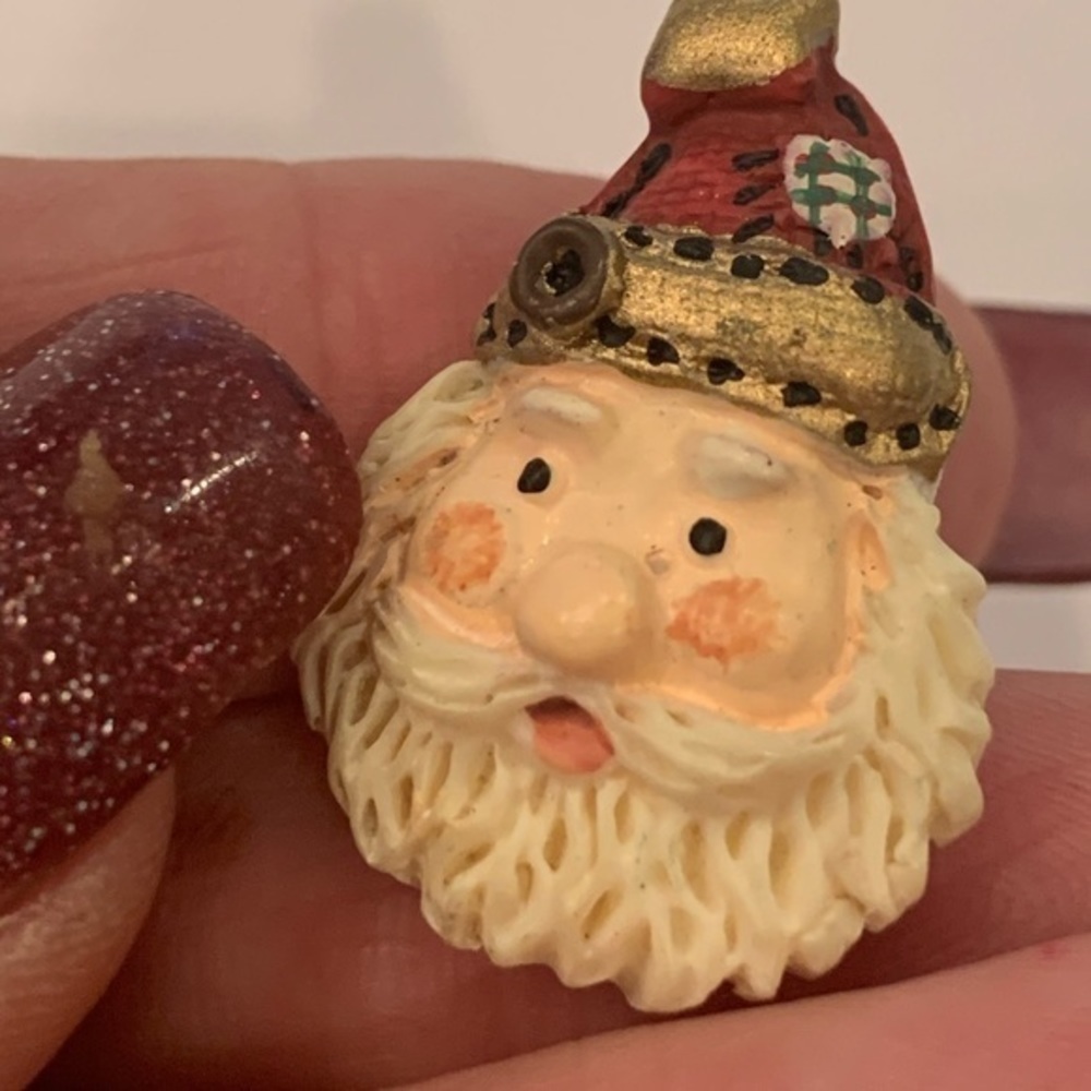 2 Santa Christmas pins brooches - Picture 5 of 12